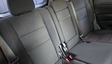 2013 jeep Grand cherokee laredo easy finance 10.jpg